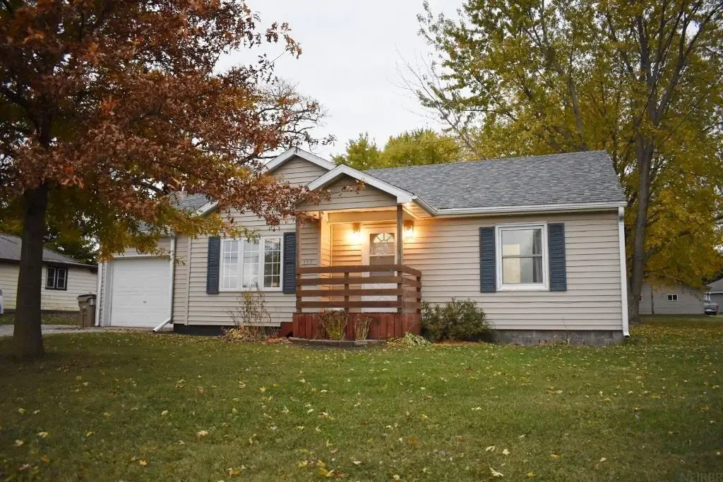 155 1st St N, Maynard, IA 50655 - Image #1