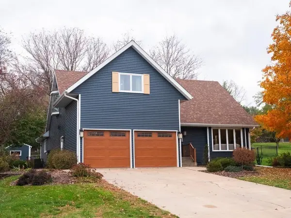 3013 Yorkshire Boulevard, Charles City, IA 50616