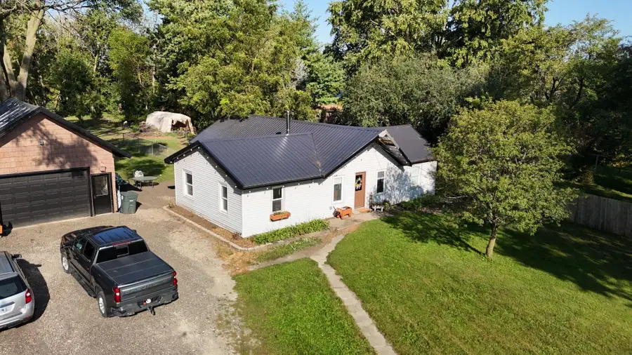 3355 Logan Avenue, Waterloo, IA 50703 - Image #2