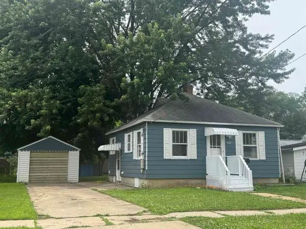 402 15th Avenue, Charles City, IA 50616