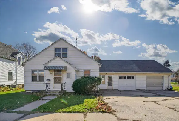 608 H Avenue, Grundy Center, IA 50638