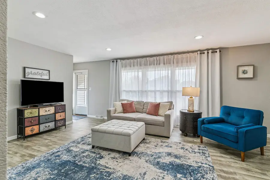 2624 Manor Street, Waterloo, IA 50702 - Image #2