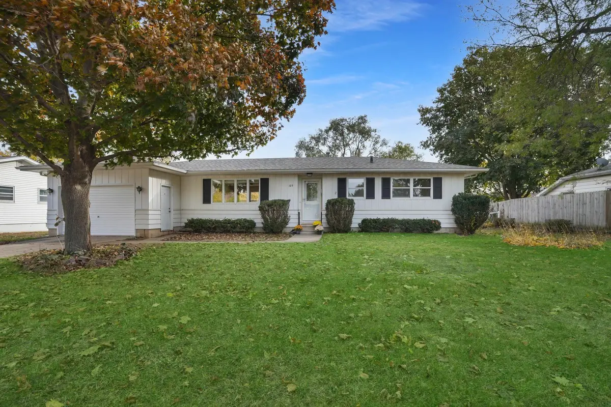 127 N Genevieve Street, Cedar Falls, IA 50613 - #1