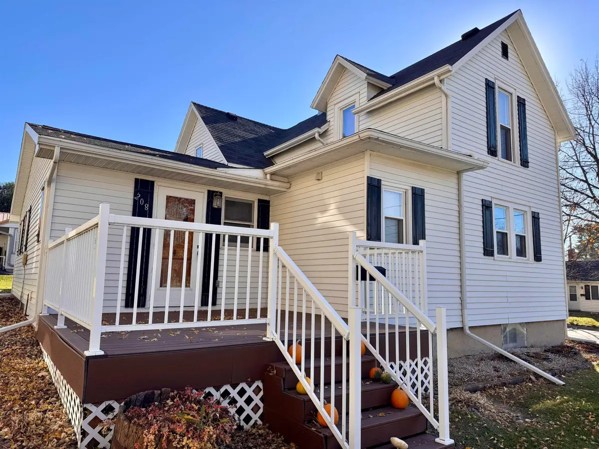 208 SW 4th Street, Waukon, IA 52172 - Image #1