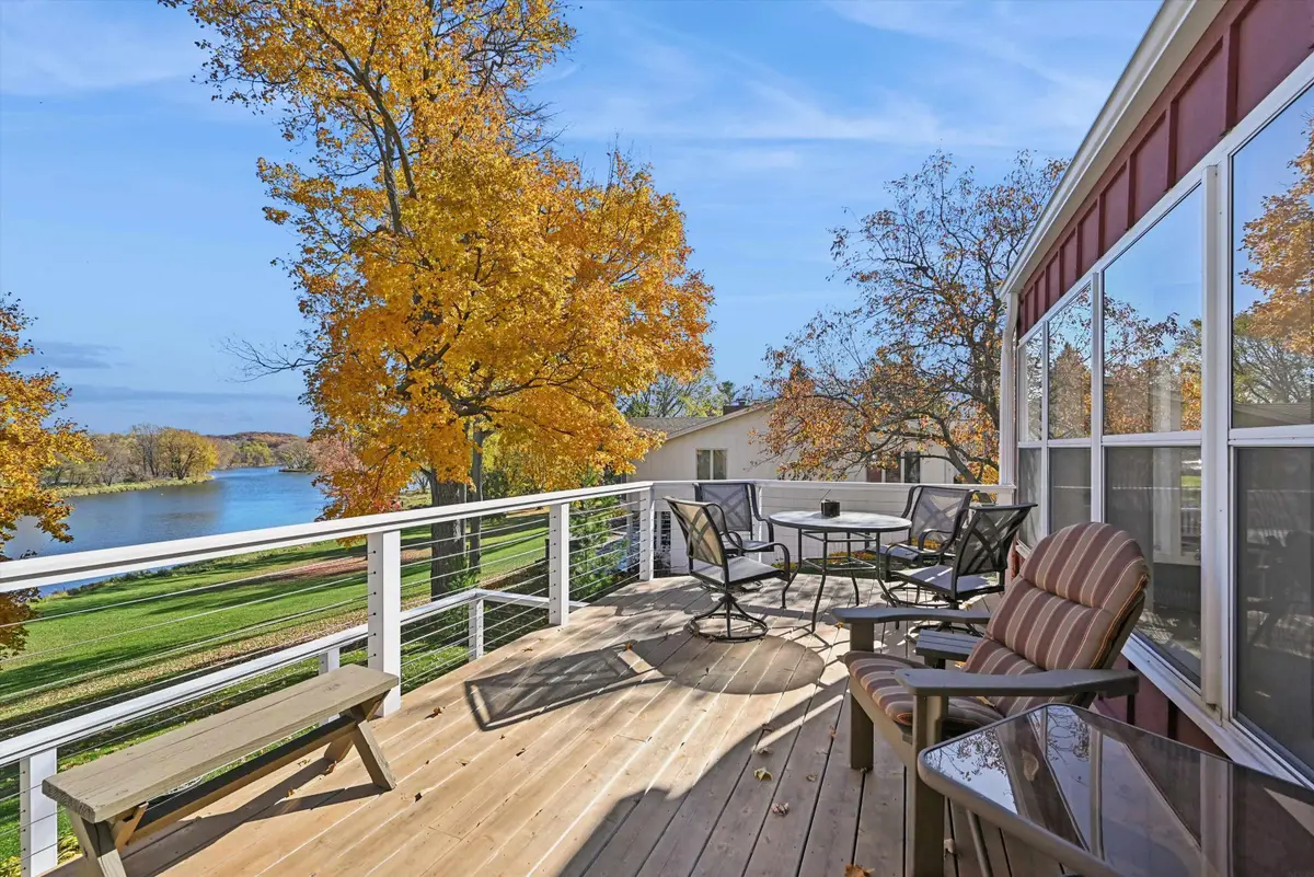 1318 Cedar River Drive, Waverly, IA 50677 - Image #1