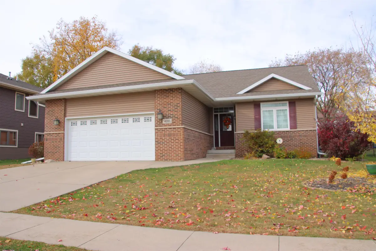 4201 Stewart, Cedar Falls, IA 50613 - Image #1