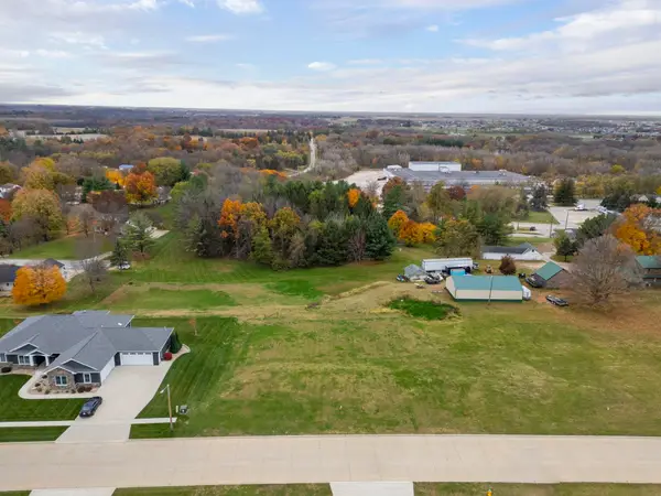 1058 NE 2nd Avenue, Waverly, IA 50677