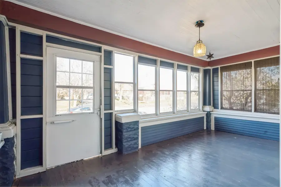 16 NW 5th Street, Oelwein, IA 50662 - Image #2