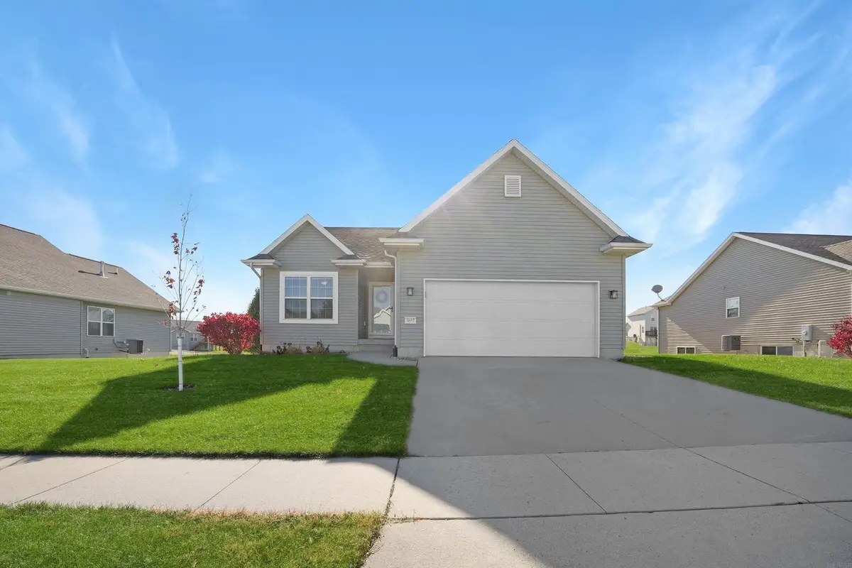 4607 Loren Drive, Cedar Falls, IA 50613 - #1