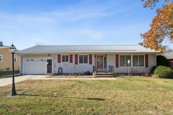 24 12th Ave Se, Oelwein, IA 50662