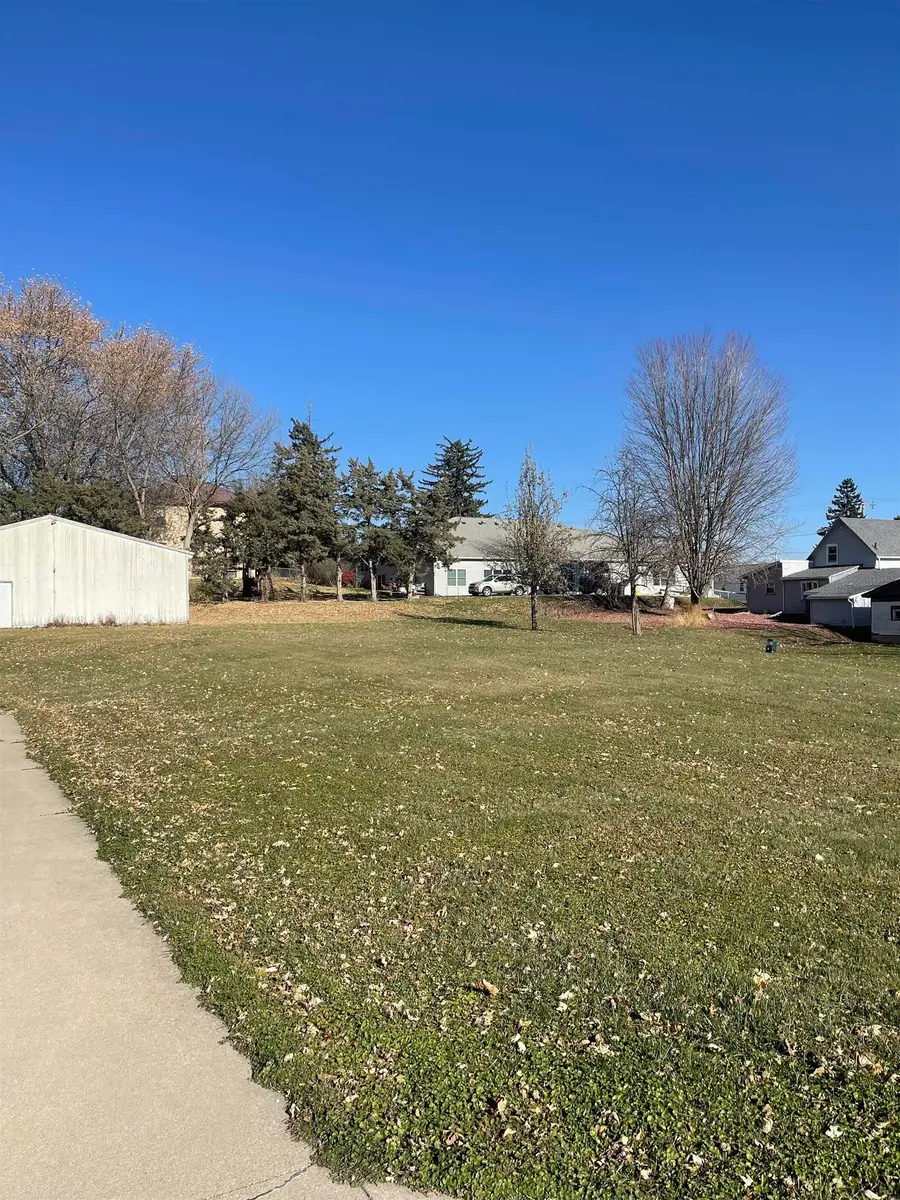 306 SW Street, Waukon, IA 52172 - Image #2