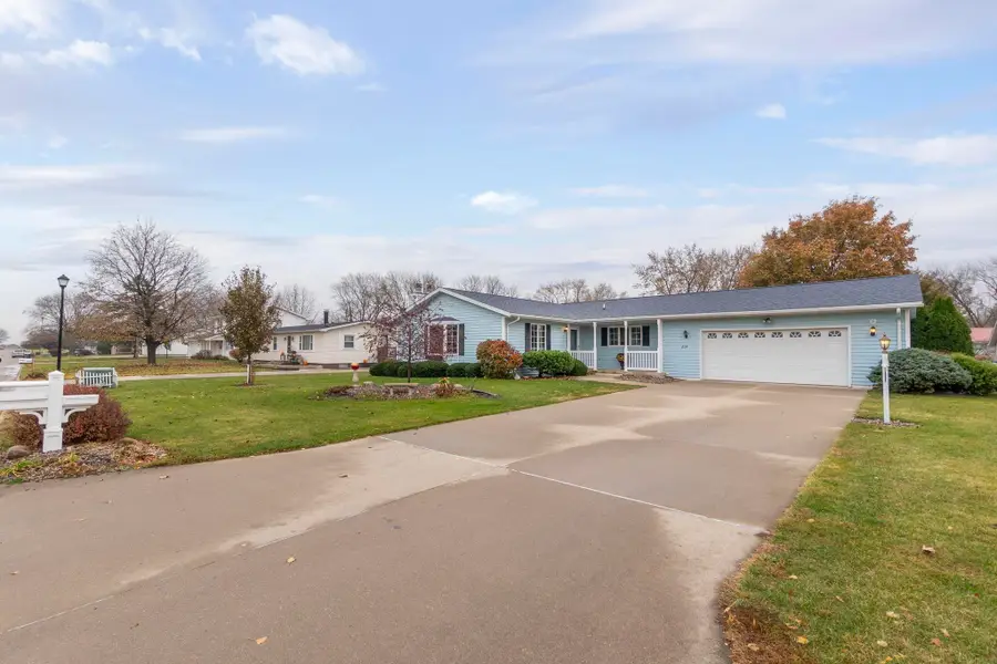 814 Duroe Street, Jesup, IA 50648 - Image #2