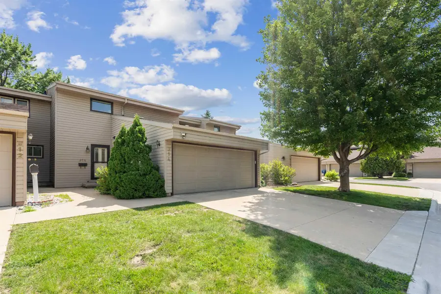 914 Prairie Meadow Court, Waterloo, IA 50701 - Image #2