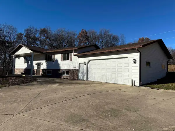 2361 Allan Drive Road, Decorah, IA 52101