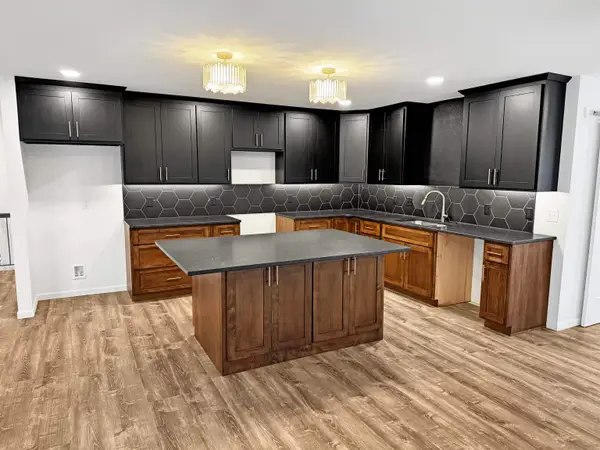 204 Railroad St, Calmar, IA 52132