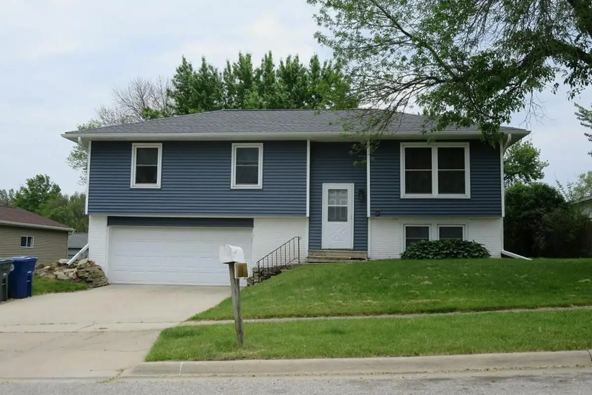 3913 Onawa Drive, Waterloo, IA 50701 - Image #1