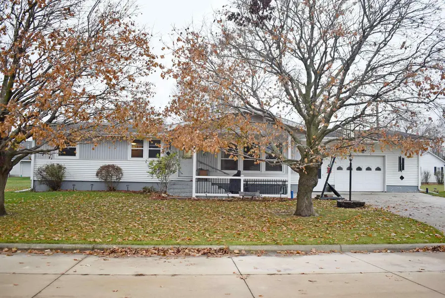 205 7th St. E, Riceville, IA 50466 - Image #2