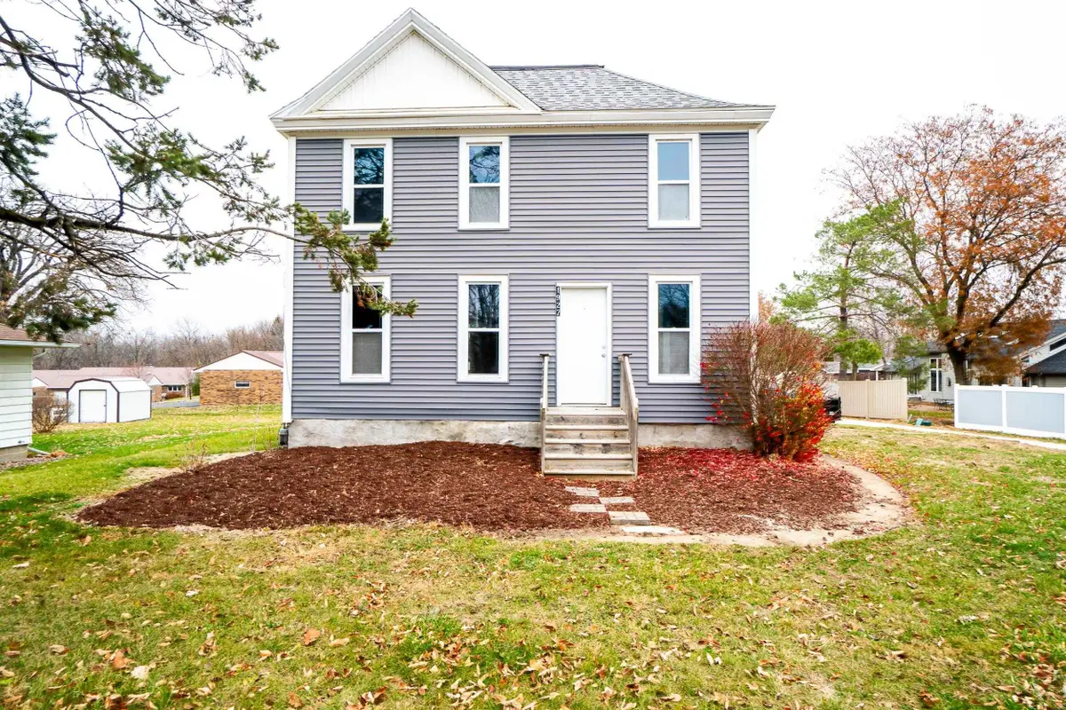 1927 W 1st Street, Cedar Falls, IA 50613 - Image #1