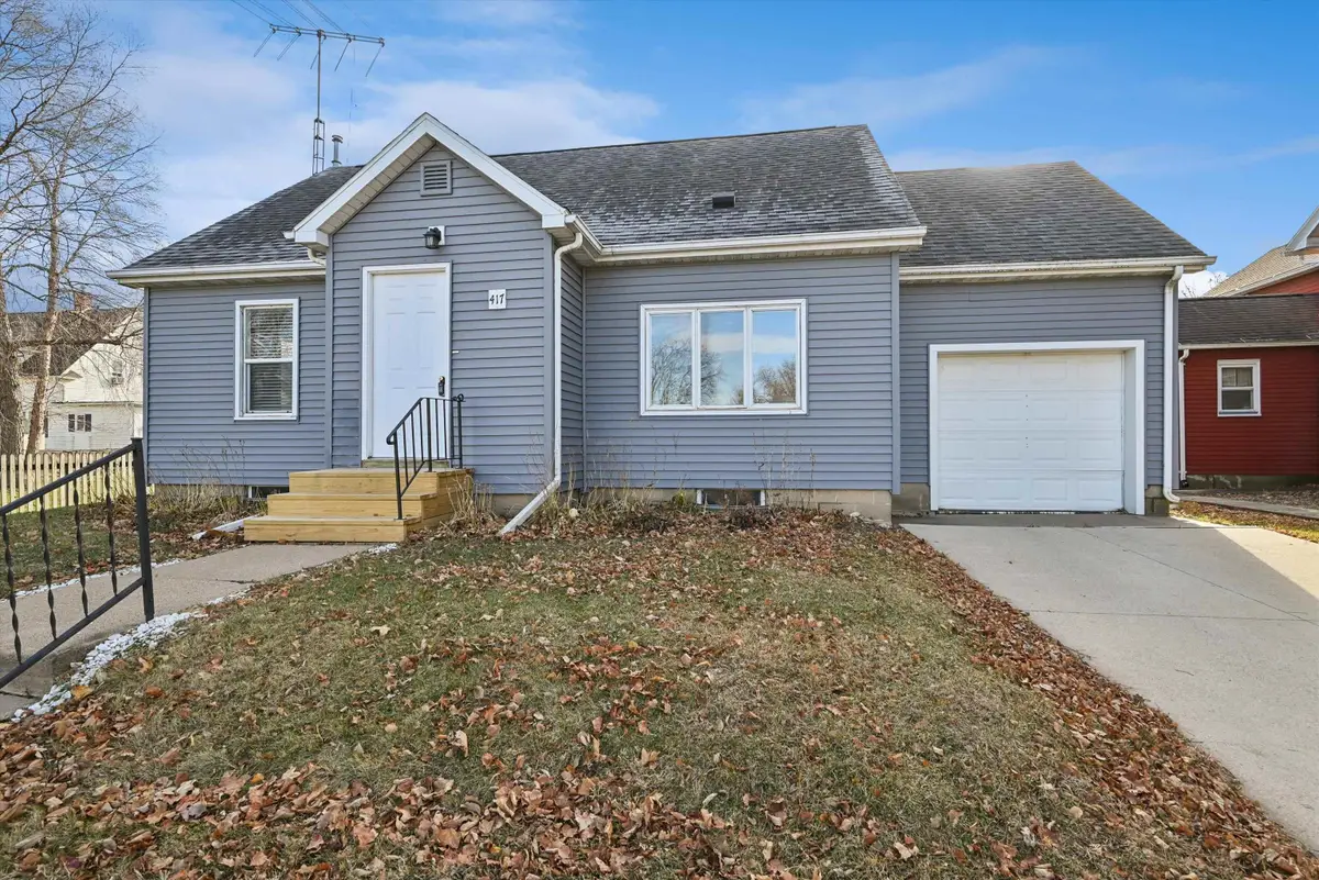 417 NW 2nd Avenue, Waverly, IA 50677 - Image #1