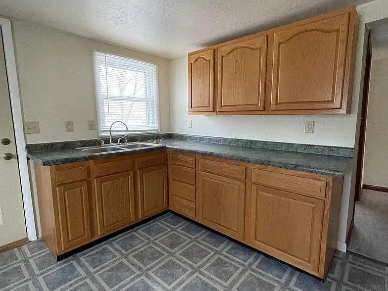 721 Olive Street, Cedar Falls, IA 50613 - Image #2