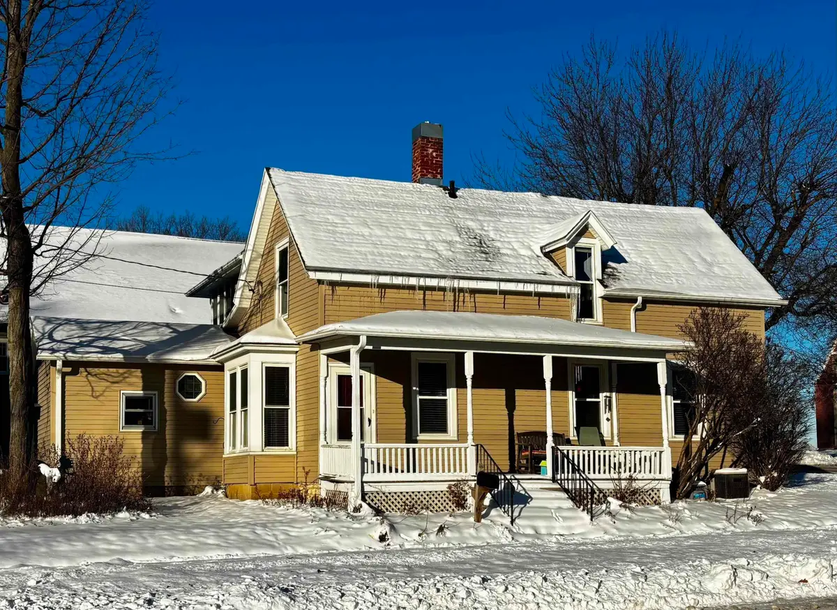 601 W Broadway Street, Decorah, IA 52101 - Image #1