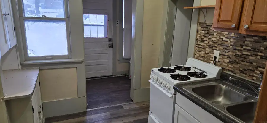 823 Glenwood Street, Waterloo, IA 50703 - Image #2