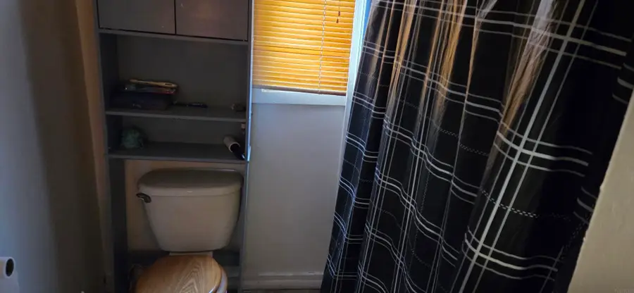 618 Kern Street, Waterloo, IA 50703 - Image #2