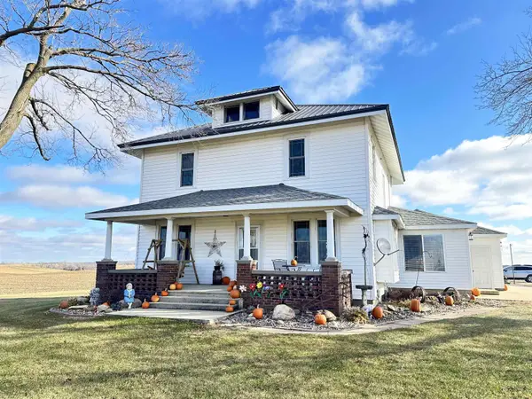 3074 320th Avenue, Hopkinton, IA 52237