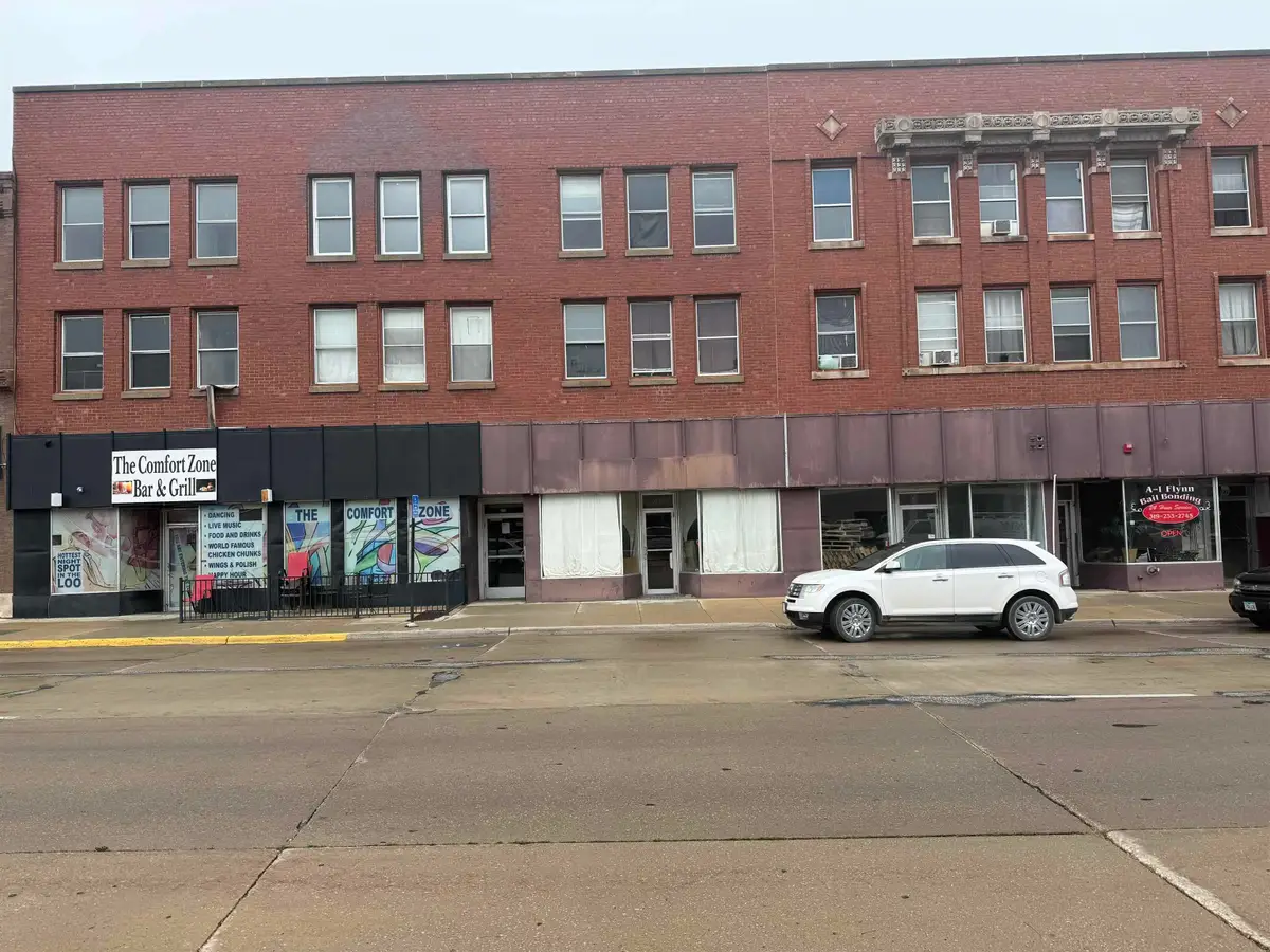 213-223 E 5th, Waterloo, IA 50703 - Image #1