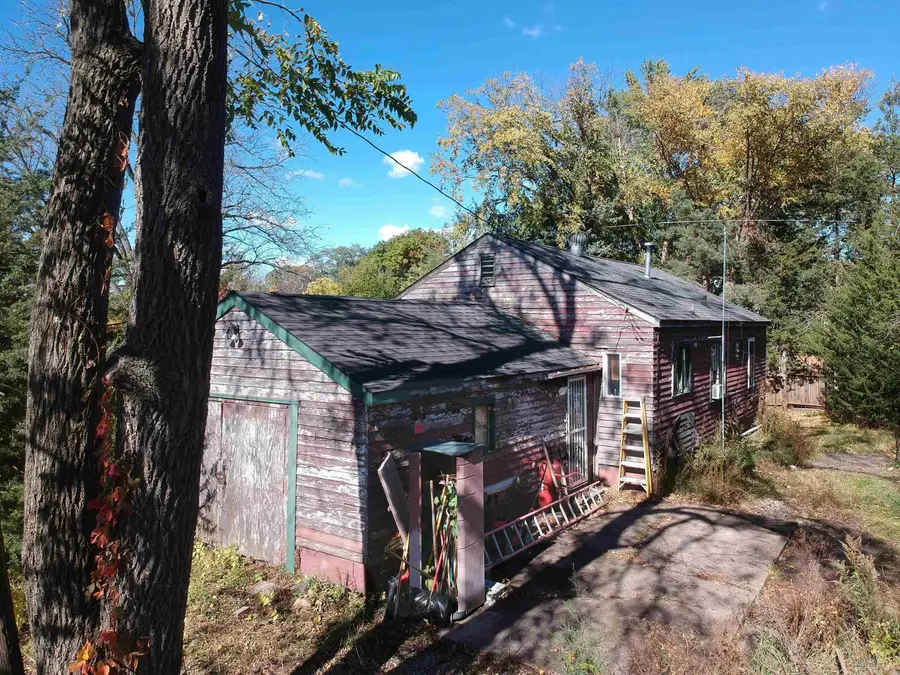 301 S Hackett Road, Waterloo, IA 50701 - Image #3