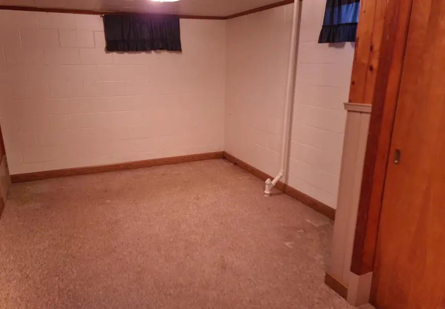 902 8th Street, Allison, IA 50602 - #2