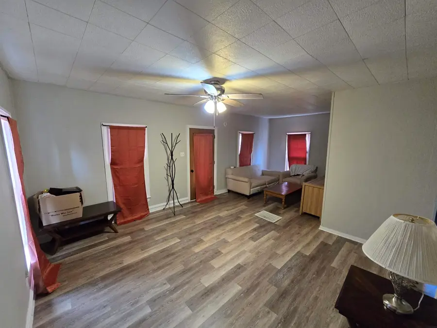 607 Sycamore Street, La Porte City, IA 50651 - Image #2