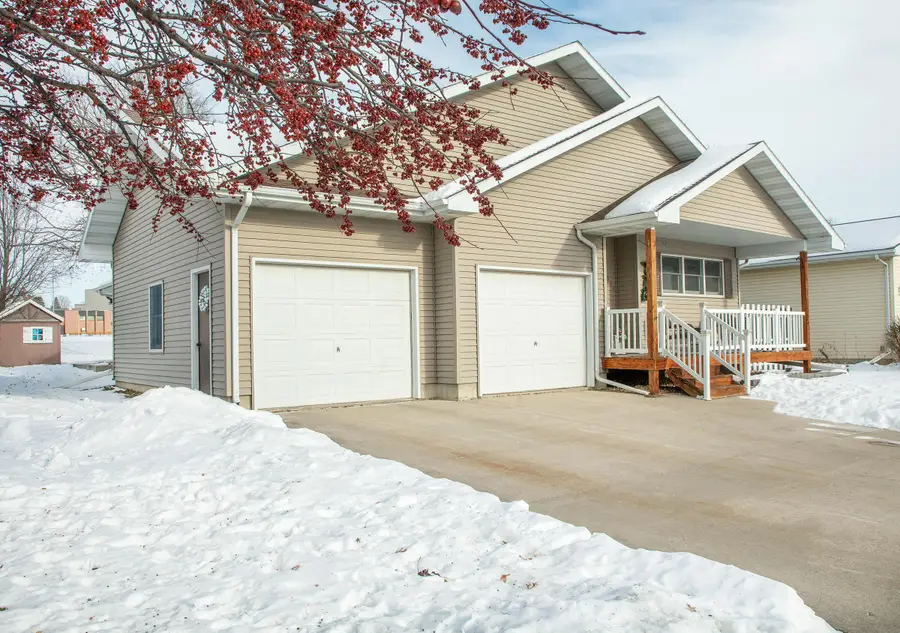 1406 Leitha Terrace, Waverly, IA 50677 - Image #2