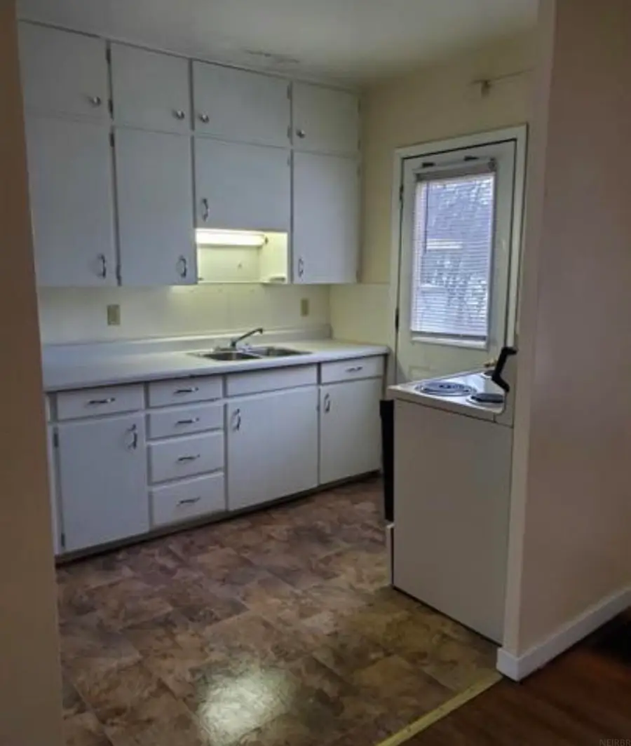 1235 W Mullan Avenue, Waterloo, IA 50701 - Image #3