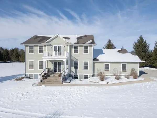 2426 Grand Avenue, Waverly, IA 50677