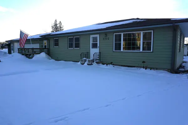 1702 Washington Street, Eldora, IA 50627