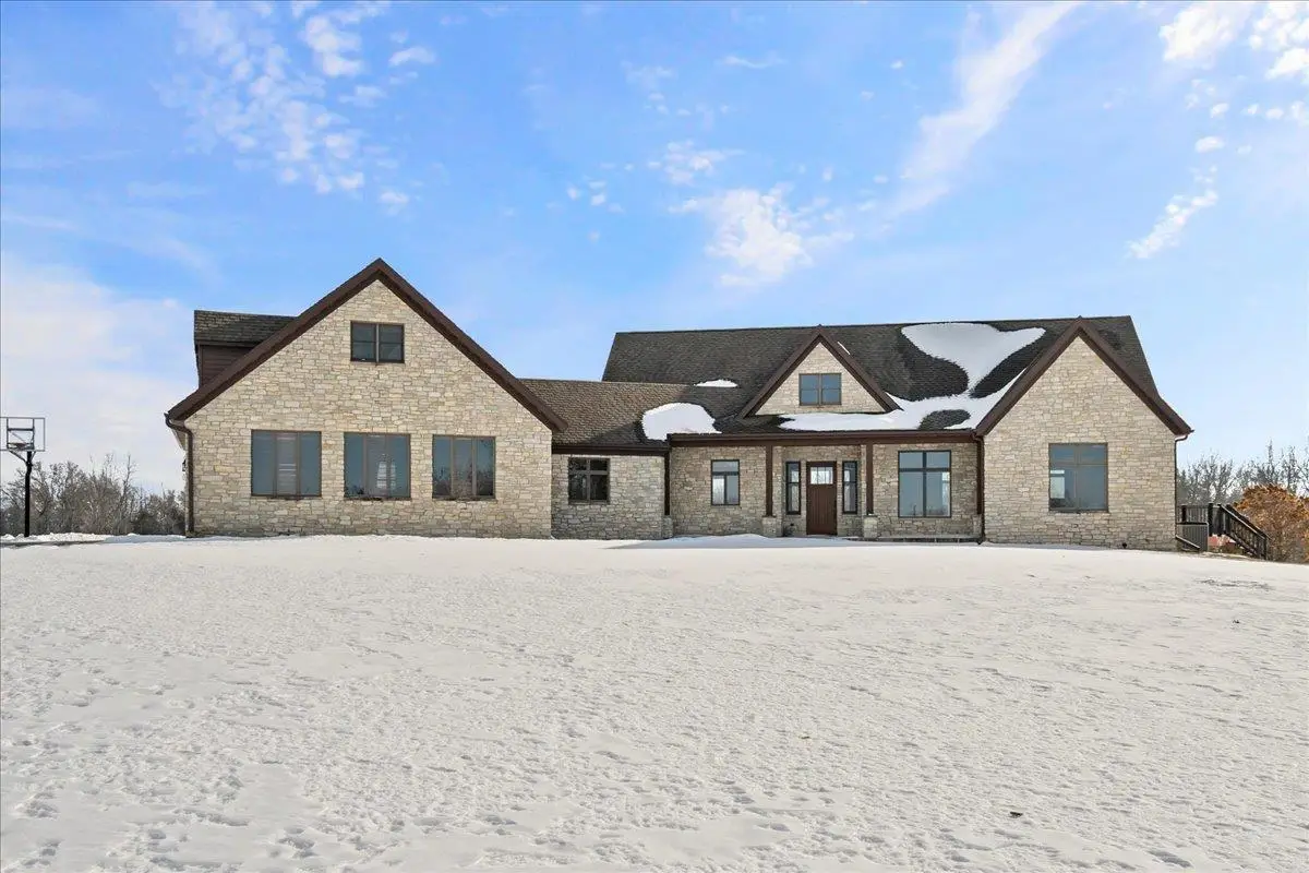 2861 Clay Hill Road, Decorah, IA 52101 - Image #1