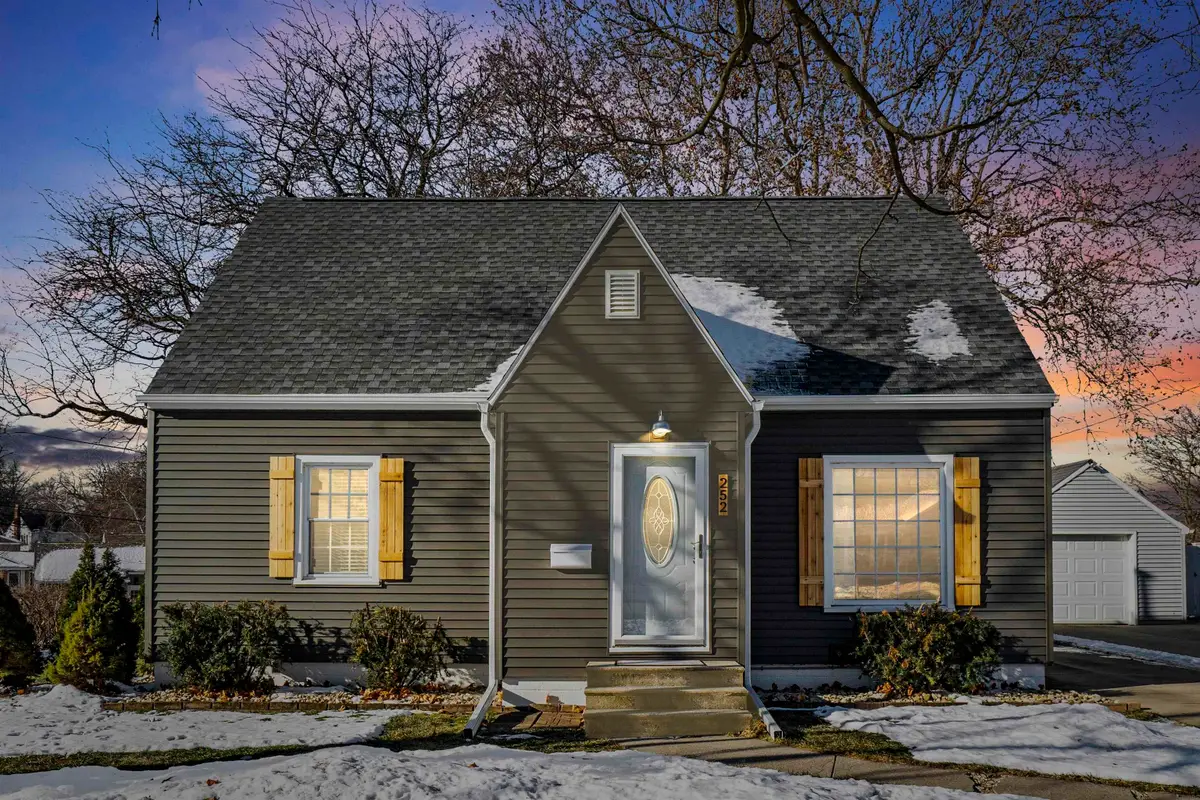 252 Derbyshire Road, Waterloo, IA 50701 - Image #1