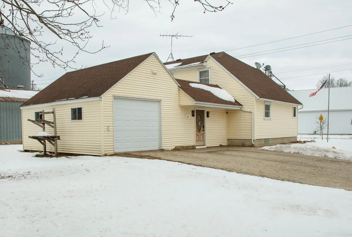 121 E Vine Street, Clarksville, IA 50619 - Image #1