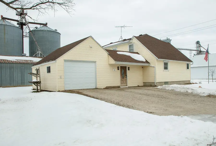 121 E Vine Street, Clarksville, IA 50619 - Image #2