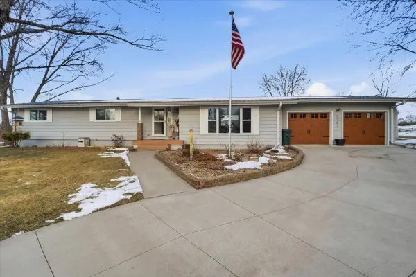 5702 Aster Lane, Waterloo, IA 50701