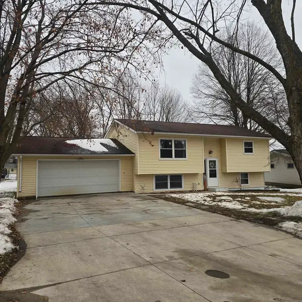 109 Highland Ave Avenue, Charles City, IA 50616