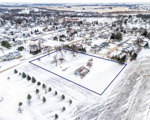 6409 Fenton Road, Jesup, IA 50648