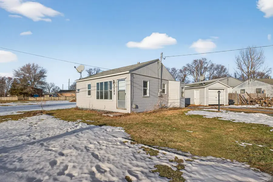 3121 Gilbertville Road, Waterloo, IA 50707 - Image #2