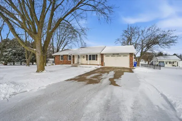 1203 1st St Ne, Oelwein, IA 50662