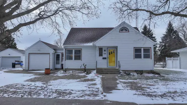 606 4th Ave Avenue, Ackley, IA 50601