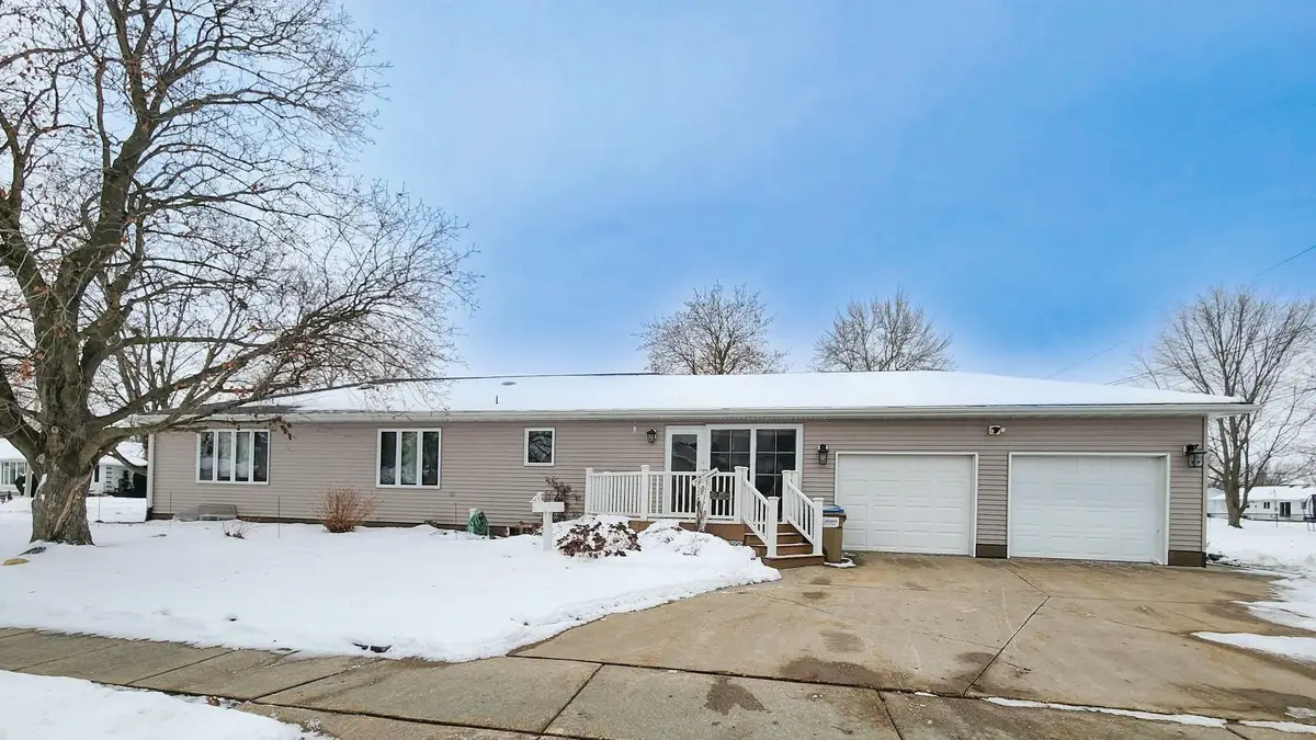 1018 New Street, Manchester, IA 52057 - Image #1