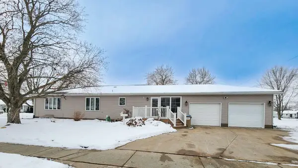 1018 New Street, Manchester, IA 52057