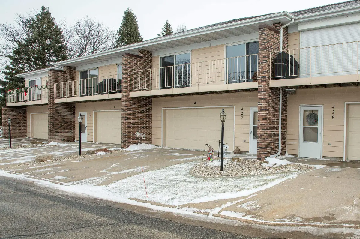 427 SW 8th Avenue #10, Waverly, IA 50677 - Image #1