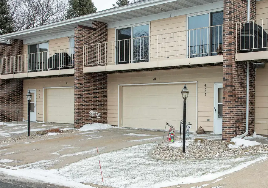 427 SW 8th Avenue #10, Waverly, IA 50677 - Image #2
